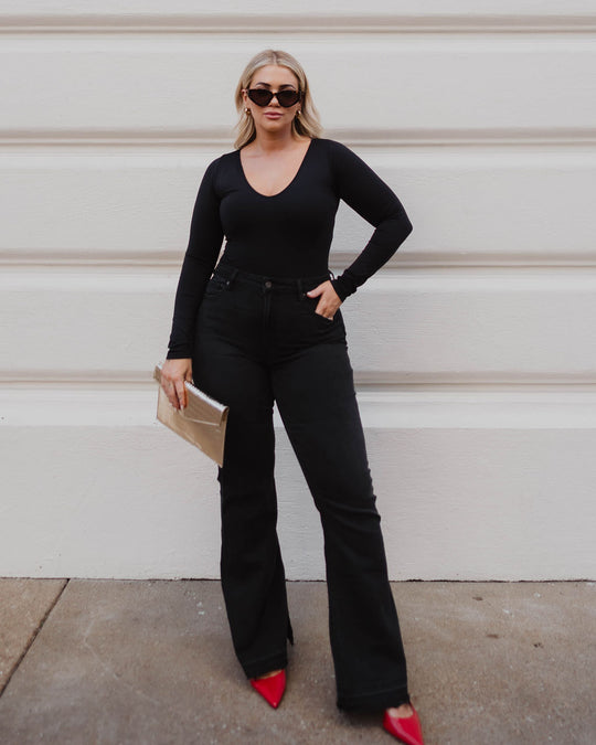 ALL BLACK OUTFIT WITH FLARED DENIM - Life with A.Co by Amanda L. Conquer